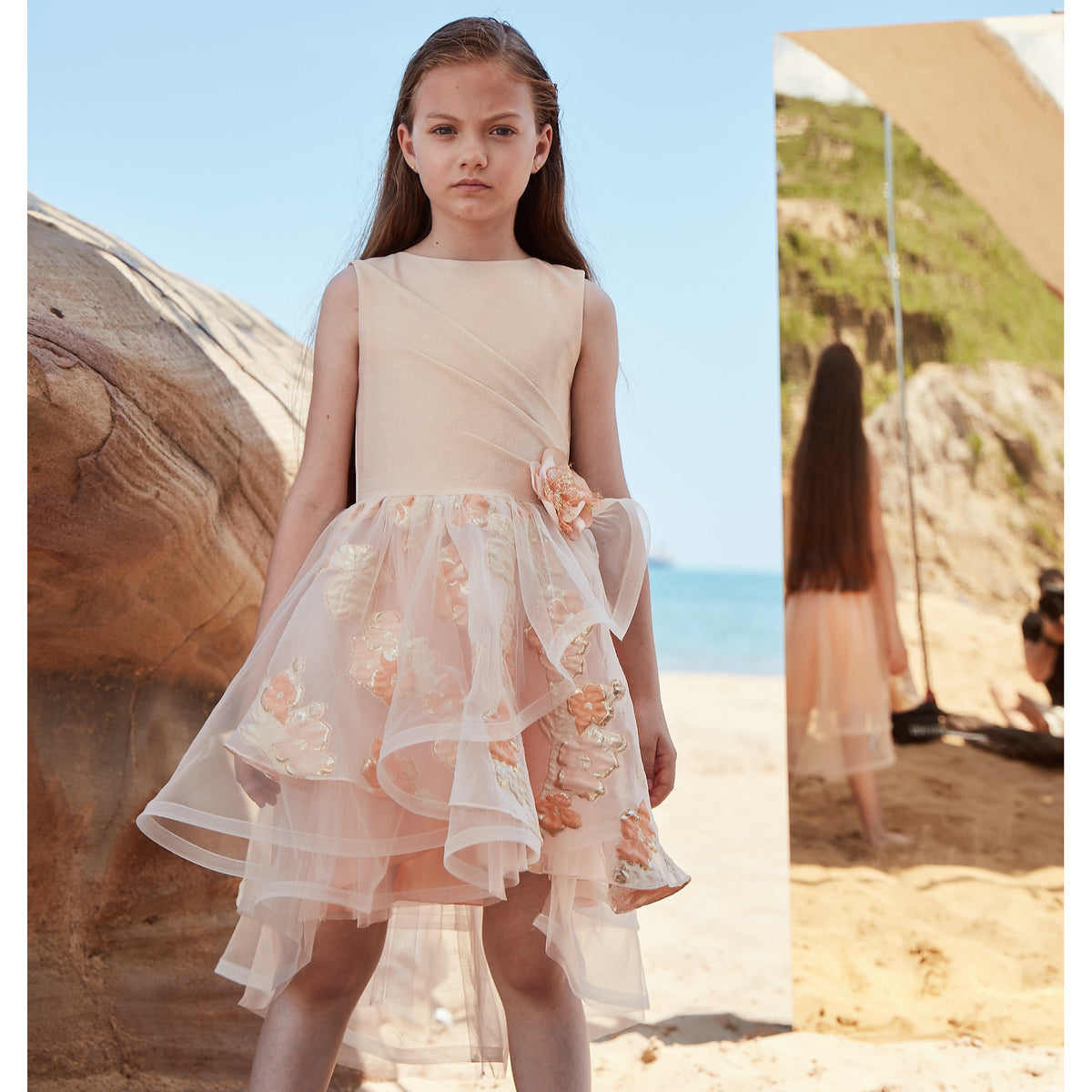 DRESS – One Moment Please